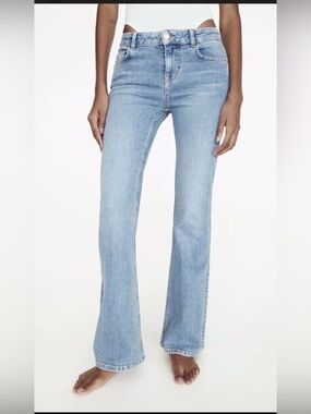 ZARA light  Wash Bootcut Jeans - Classic Denim
